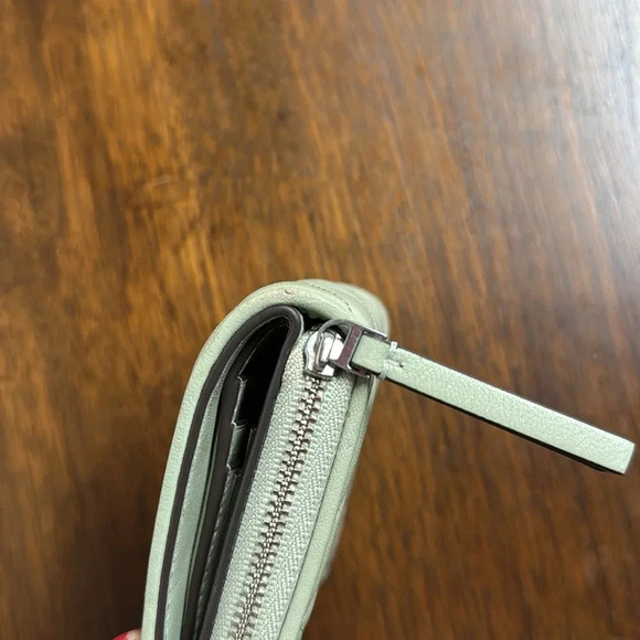 Tory Burch Kira Chevron Bifold Wallet - Picture 7 of 7